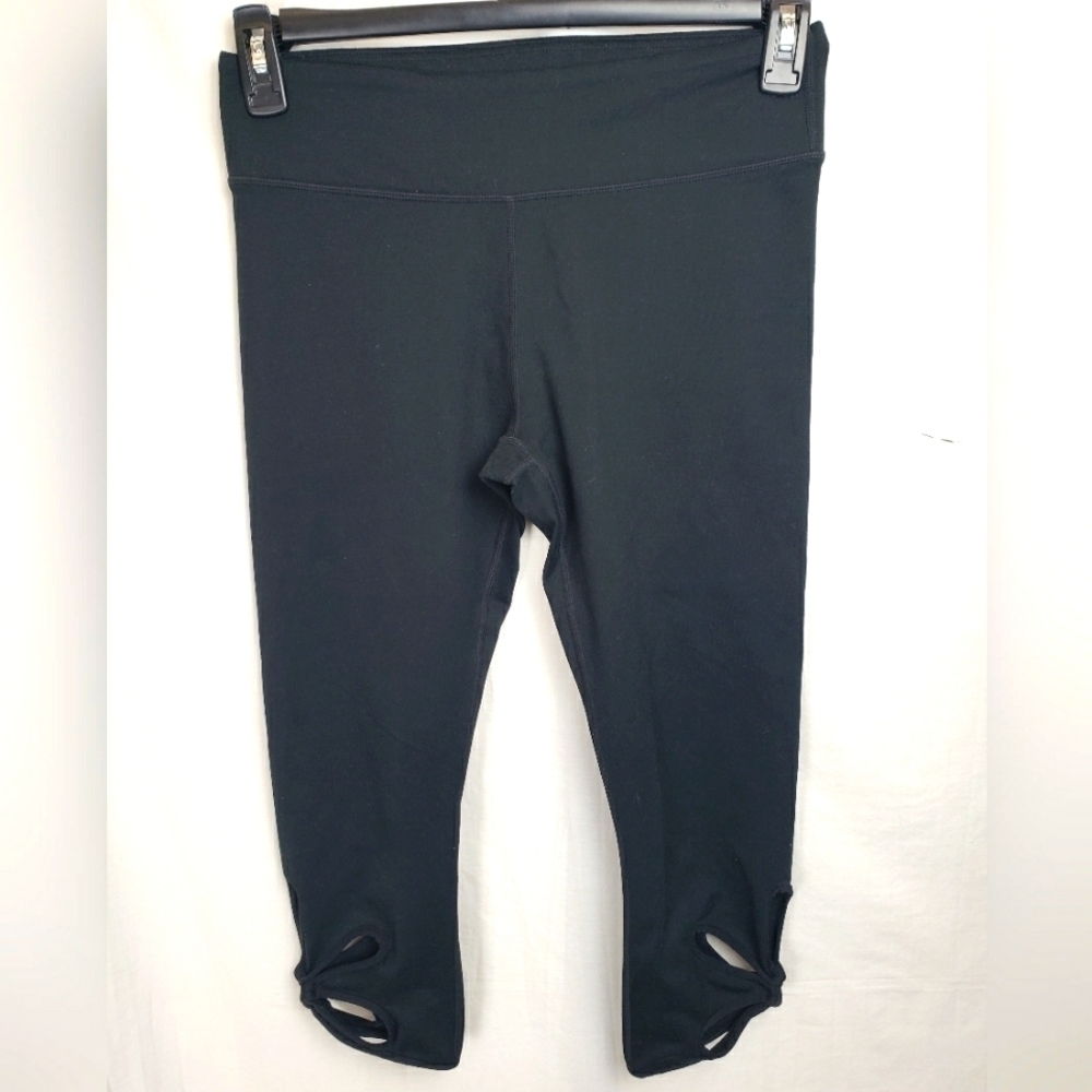 Fabletics Black Crop Leggings Sz M